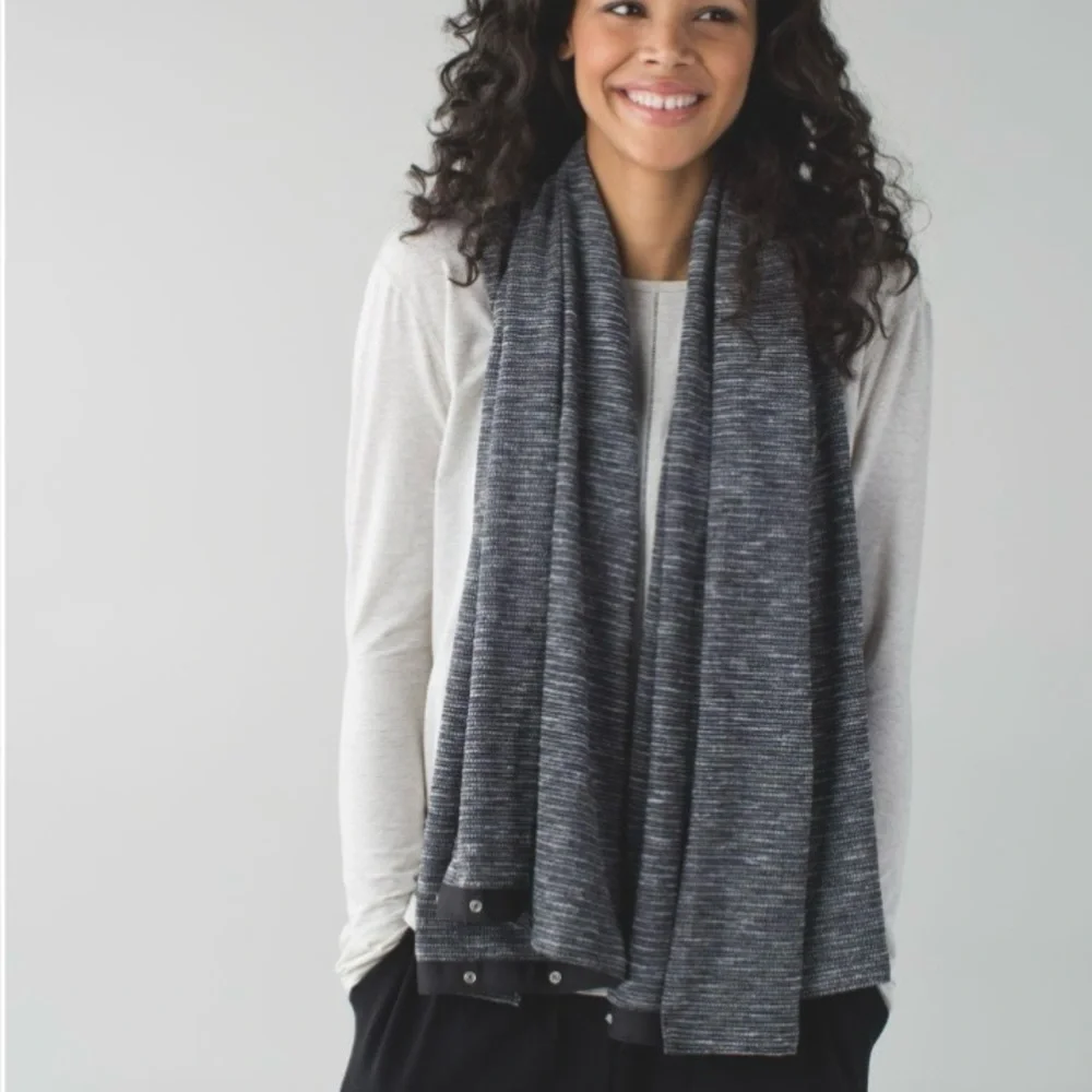 Lululemon Vinyasa Scarf Coco Pique‎ Black White Snap Wrap OS